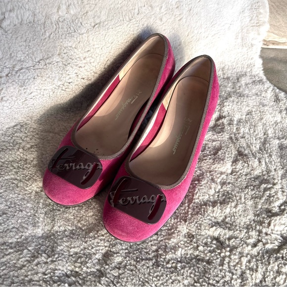 Salvatore Ferragamo My Charm Suede Pumps - Picture 3 of 16